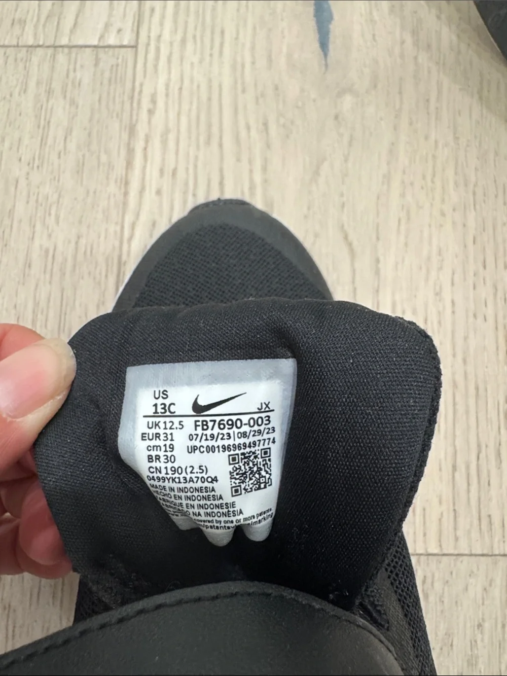 Like new condition Nike Black & White Kids Athletic Sneakers